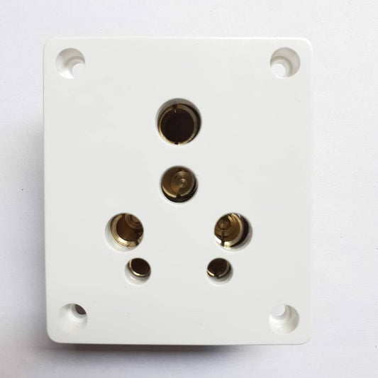Socket 16 amp Nova